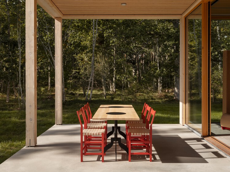 HorsöHouse / Bross + Nick Flygt-インテリア写真、木、椅子