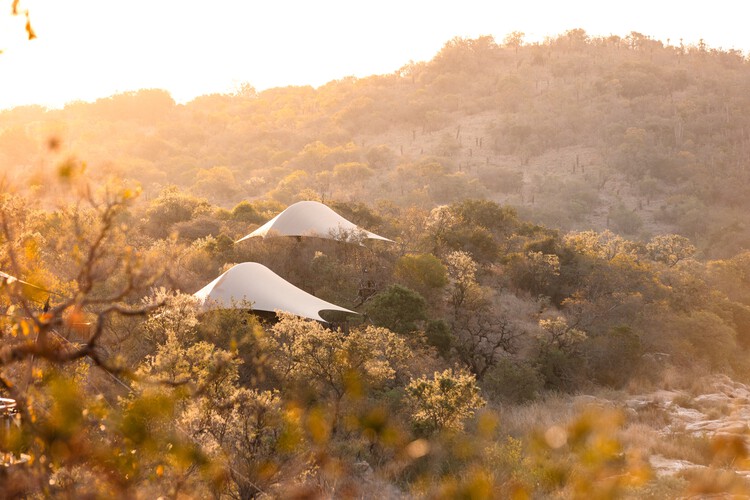 Madwaleni River Lodge / Luxury Frontiers -Exterior Photography
