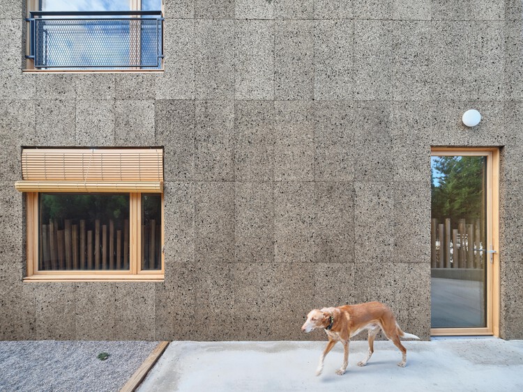 CASA CG / ALVENTOSA MORELL ARQUITECTES-外装写真、コンクリート
