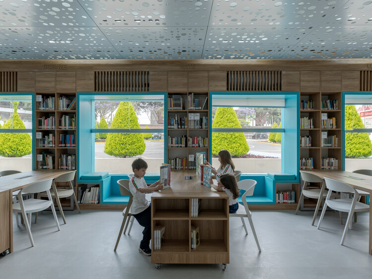 アントニオライモンディカレッジ図書館 /領土 - インテリア写真、棚、テーブル、椅子