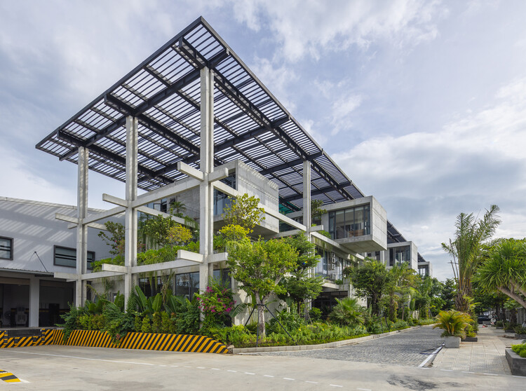 テキスタイルファクトリーオフィス / Ho Khue Architects -Image 6 of 57