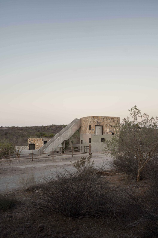 Casa La Paz / Ludwig Godefroy Architecture -Image2 of 21