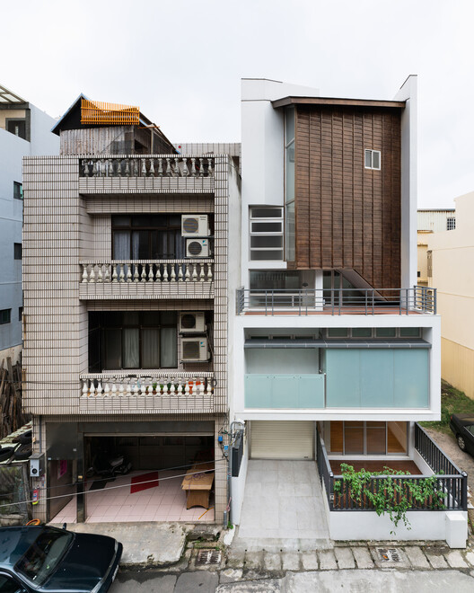   Zhongli Peng's Residence / Wen Architect-外装写真、階段、バルコニー