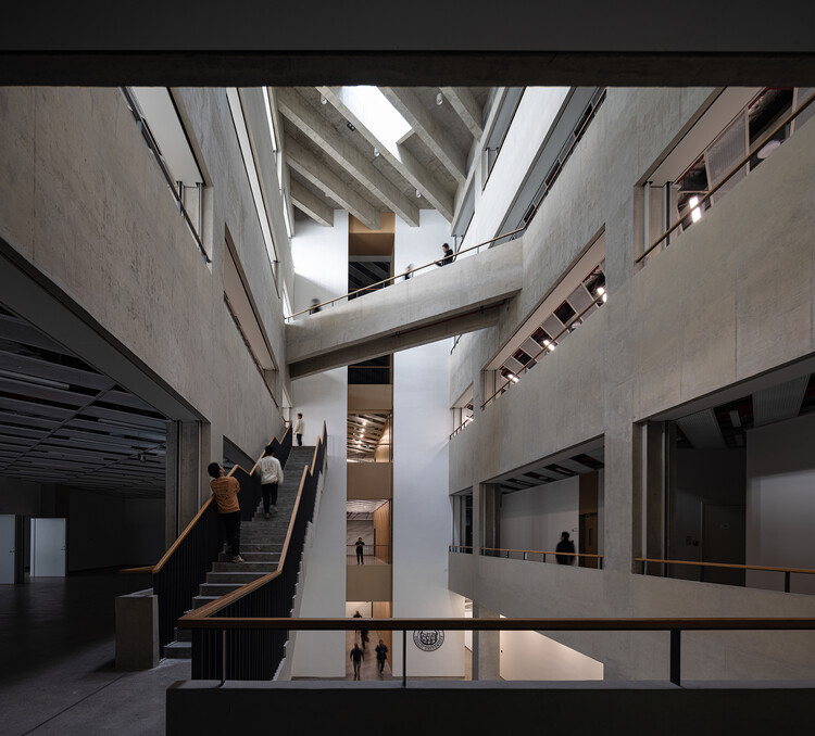 Yijia Tongji University / Tjad Atelier L+ -Image 13 of 42