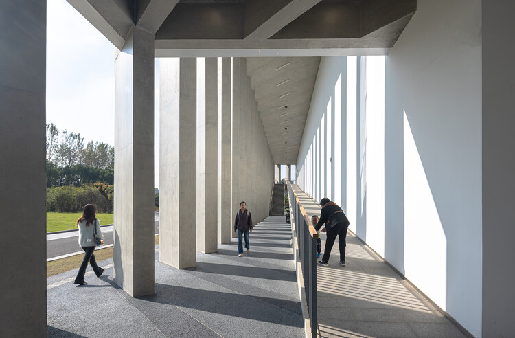 Yijia Tongji University / Tjad Atelier L+  - インテリア写真、階段、コンクリート、列