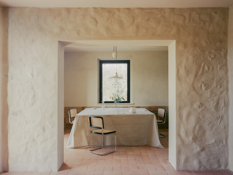 Ricupaglia Farmhouse / Presicci + Pantanella D'Ettorre Architetti-インテリア写真、椅子