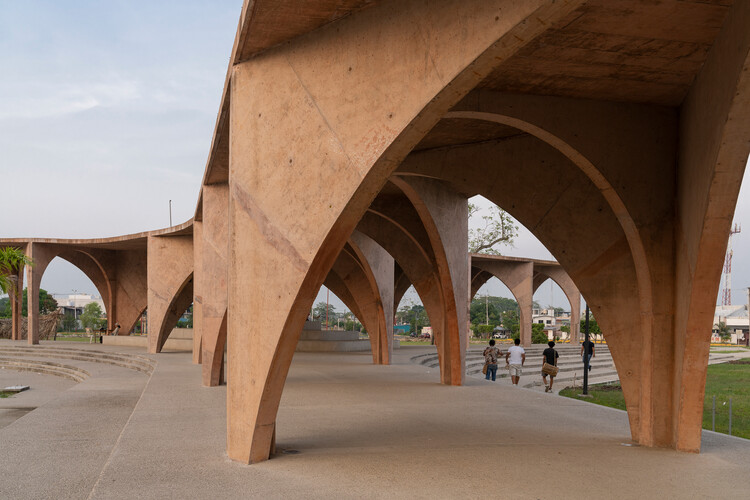 El Campestre Recreational Park Complex＆Community Development Center / cca Centro deColaboraciónArquitectónica + BernardoQuinzaños -Image 9 of 34