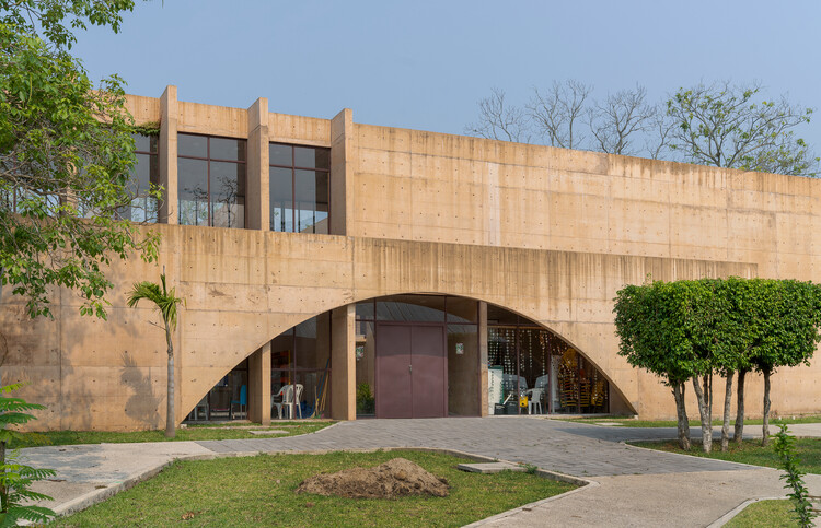 El Campestre Recreational Park Complex＆Community Development Center / cca Centro deColaboraciónArquitectónica + BernardoQuinzaños-エクステリア写真