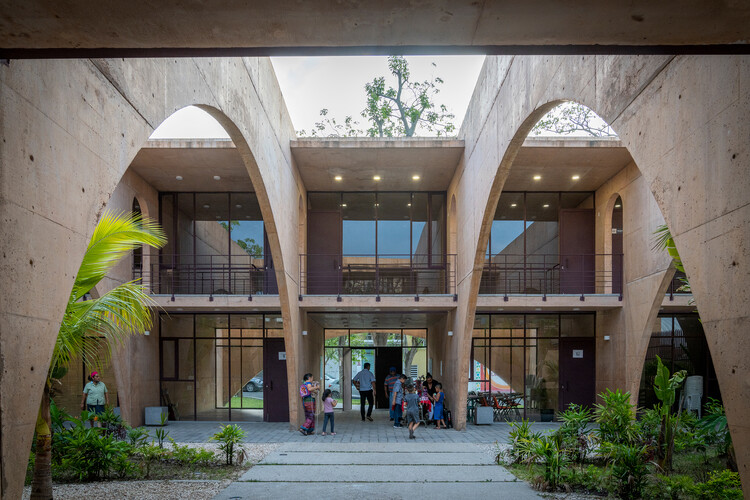 El Campestre Recreational Park Complex＆Community Development Center / cca Centro deColaboraciónArquitectónica + BernardoQuinzaños -Image 24 of 34