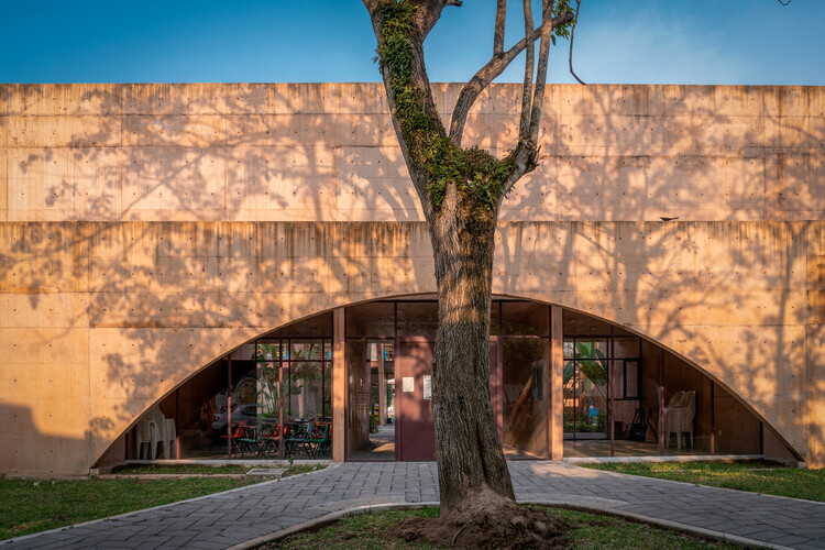 El Campestre Recreational Park Complex＆Community Development Center / CCA Centro deColaboraciónArquitectónica + BernardoQuinzaños -Image 18 of 34