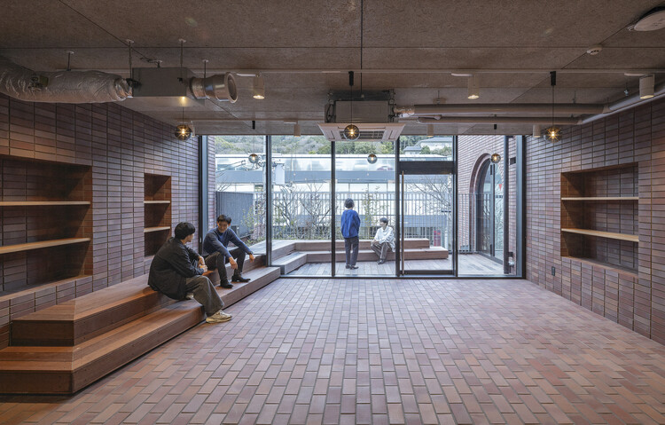 京都芸術大学のソショカン /竹内株式会社 - インテリア写真、レンガ、コンクリート