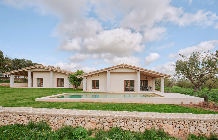 CAS SESTADORS / MIEL ARQUITECTOS -IMAGE1 of 29