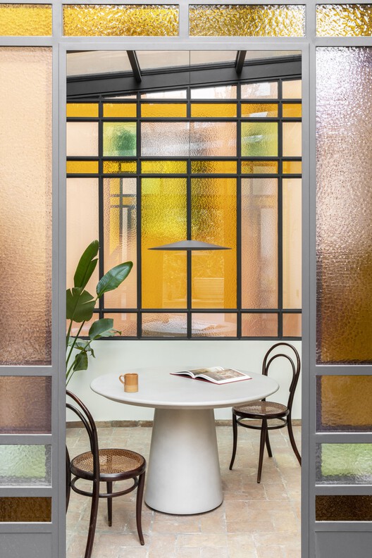 Villino Liberty Trastevere / Studiotamat-インテリア写真、ガラス、ドア、椅子