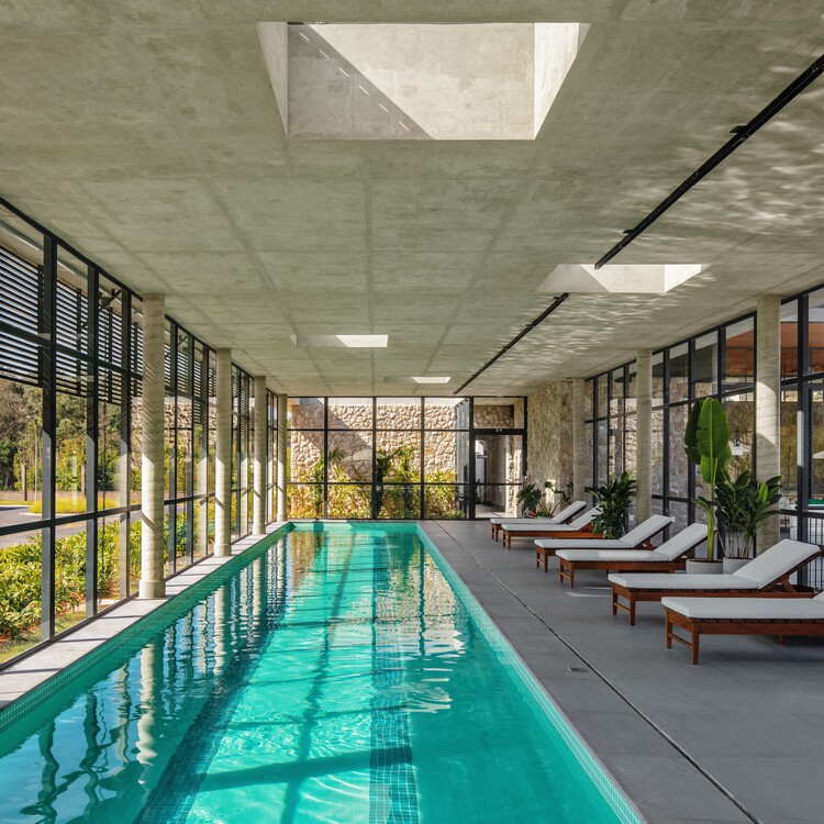 TAMBORE CLUB / DMDV ARQUITETOS-インテリア写真、椅子