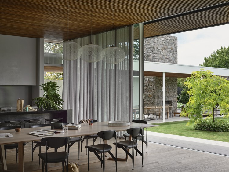 Linea House / Wolveridge Architects-インテリア写真、ダイニングルーム、椅子