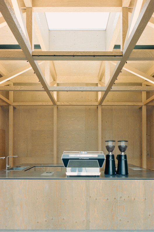 B131Café / Jiangjie Office -Image11 of 35