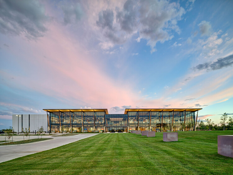 Kreg Tool Corporate Headquarters / Neumann Monson Architects -Image2 of 17