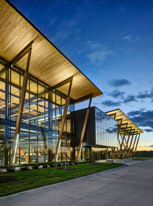 Kreg Tool Corporate Headquarters / Neumann Monson Architects -Image 10 of 17