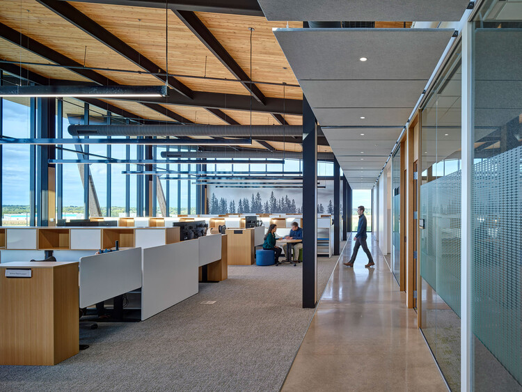 Kreg Tool Corporate Headquarters / Neumann Monson Architects -Interior Photography