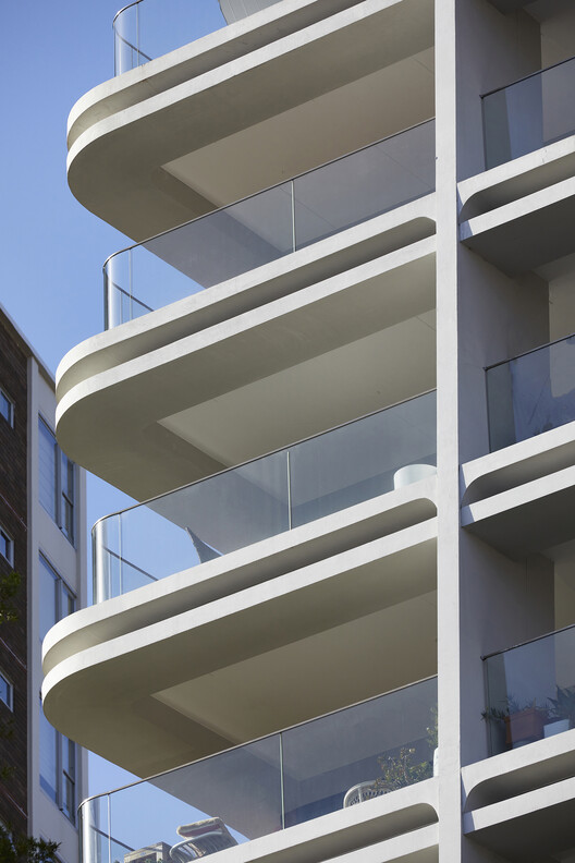 Pointe Living Apartment / Luigi Rosselli Architects -Image 15 of 38