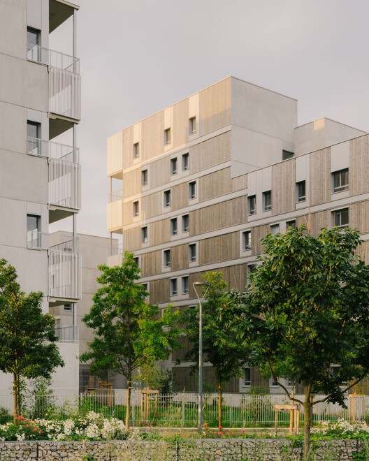 Parilly 116 Housing Units / Tectoniques + BBC＆Associés-外観写真、ファサード、コンクリート、バルコニー