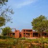 Alloa Hills Weekend Home / Studio Sangath