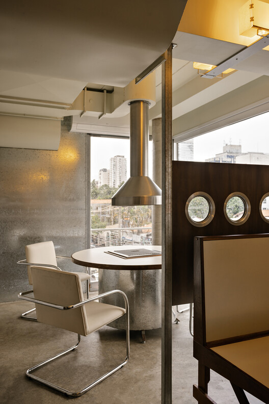Santokki Restaurant / Tadu Arquitetura-インテリア写真、木材、椅子、照明、テーブル、ガラス