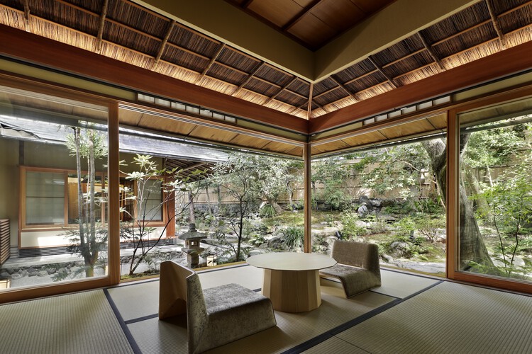 Hotel VMG Villa Kyoto / Moriyoshi Naotake Atelier-インテリア写真、リビングルーム、木材、ビーム