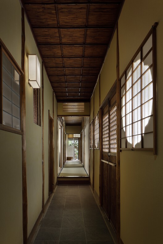 Hotel VMG Villa Kyoto / Moriyoshi NaotakeAtelier-インテリア写真、木材、照明