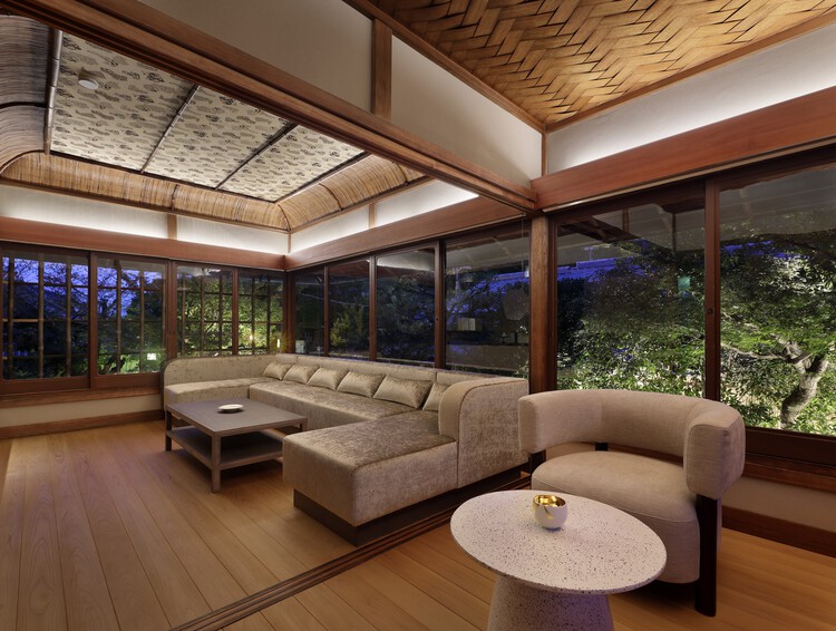 Hotel VMG Villa Kyoto / Moriyoshi NaotakeAtelier-インテリア写真、リビングルーム、木材