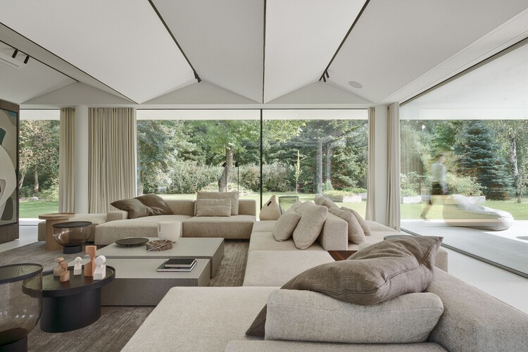 s house / pl.architekci-インテリア写真、リビングルーム、ソファ、椅子