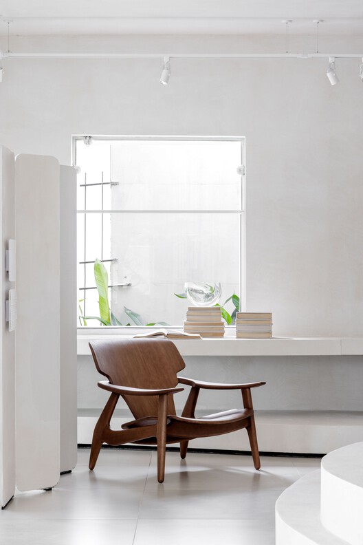 Tempo House / Studio Guilherme Garcia-インテリア写真、木材、テーブル、椅子、照明