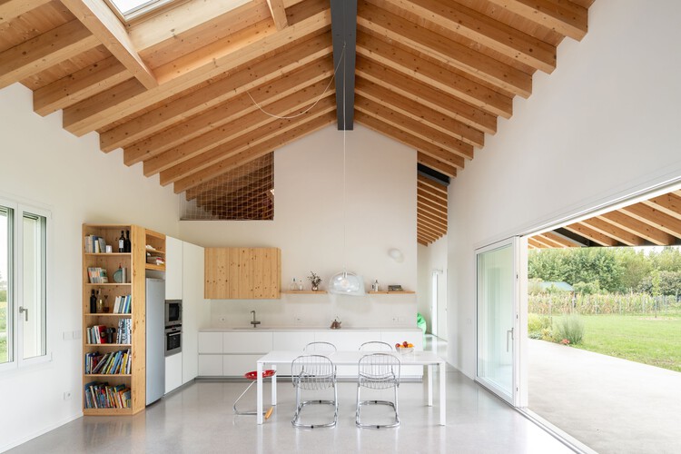 House Plana / Marco Turcato-インテリア写真、キッチン、ビーム