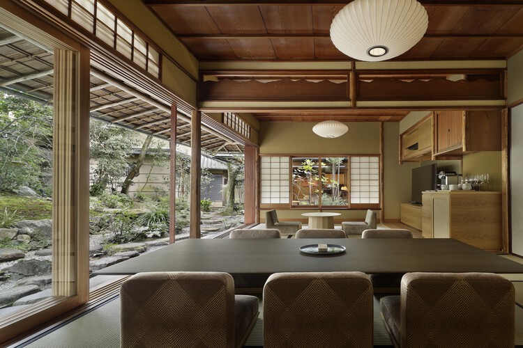Hotel VMG Villa Kyoto / Moriyoshi Naotake Atelier-インテリア写真、リビングルーム、木材、椅子