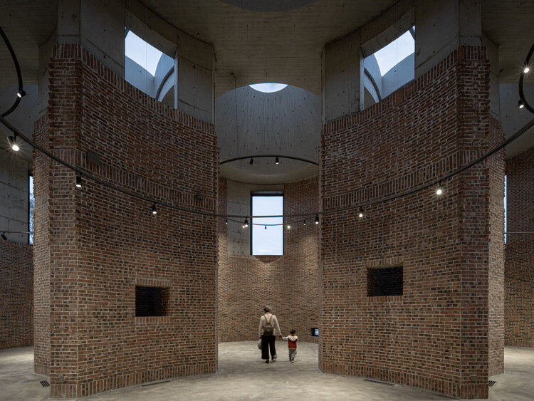Houhu Art Park / Wcy Regional Studioのストロースタックスペース - インテリア写真