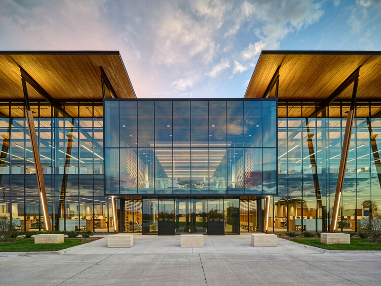 Kreg Tool Corporate Headquarters / Neumann Monson Architects -Exterior Photography