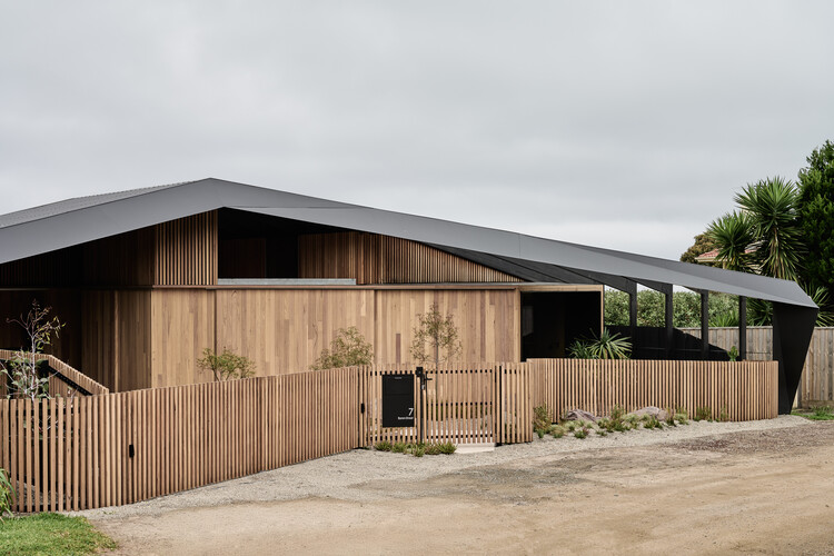 Kross House / Figr Architecture＆Design -Exterior Photography、Wood