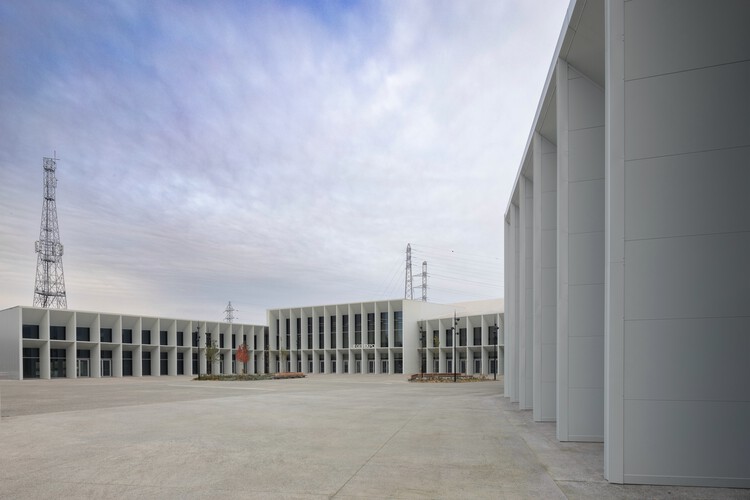 LiègeExpoExhibition Hall / Francisco Mangado -Image1 of 25