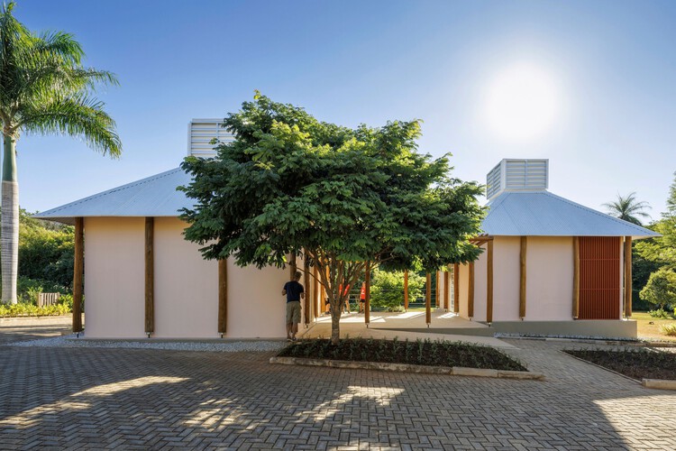 MóduloJoãodeBarroSchool / Mach Arquitetos + biri-外観写真撮影