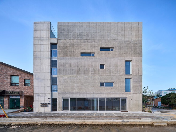 Nabi House / Todot Architects and Partners -Exterior Photography、Concrete