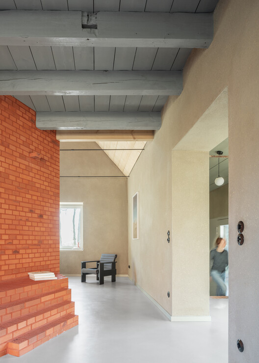 入植者の家の変換 / kloepfel Zeimer Architekten-インテリア写真、木材、ビーム
