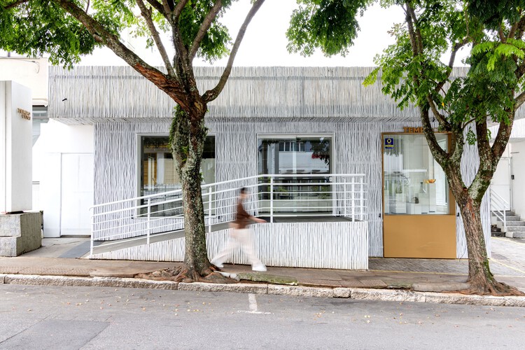 Tempo House / Studio Guilherme Garcia-外装写真、コンクリート
