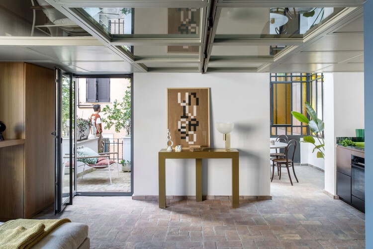Villino Liberty Trastevere / Studiotamat-インテリア写真、木材、照明、テーブル、椅子