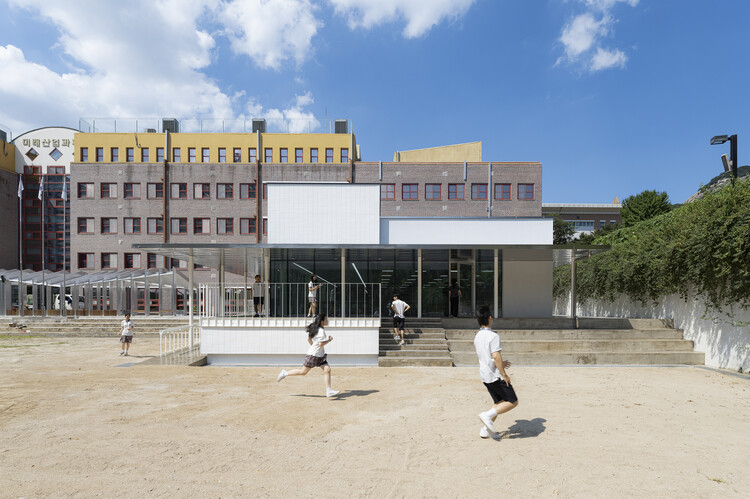 ミラエ高校の科学技術カフェテリア拡張 /裸地の建築家 - エクステリア写真