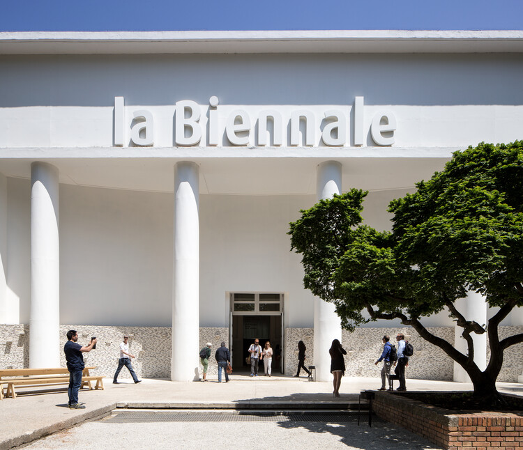 ヴェネツィア建築について知る必要があるすべてのものBiennale 2025 -Image 1 of 18