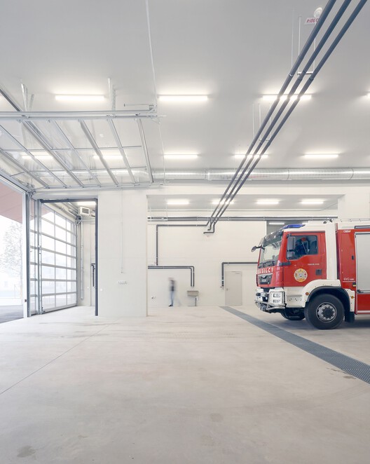 Fire and Rescue Center Trzin / ArhitektiPočivašekPetranovič-インテリア写真