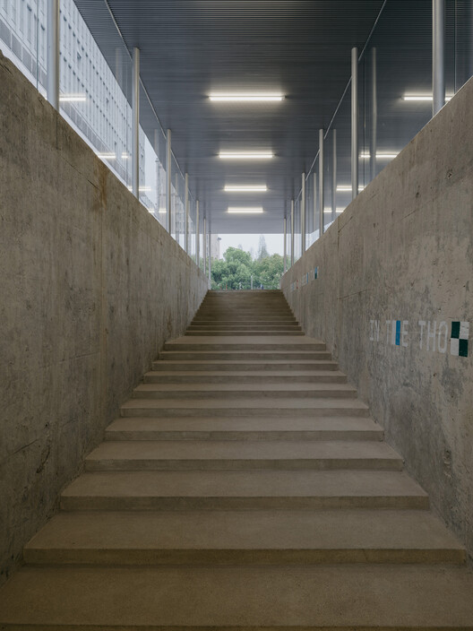 Brita 131 Art Space / Jiangjie Office -Image 5 of 41