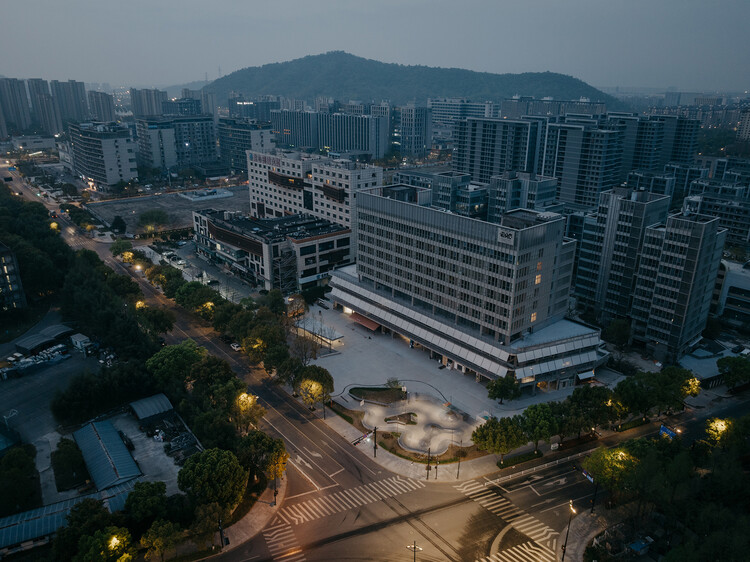 Brita 131 Art Space / Jiangjie Office-外観写真、都市景観