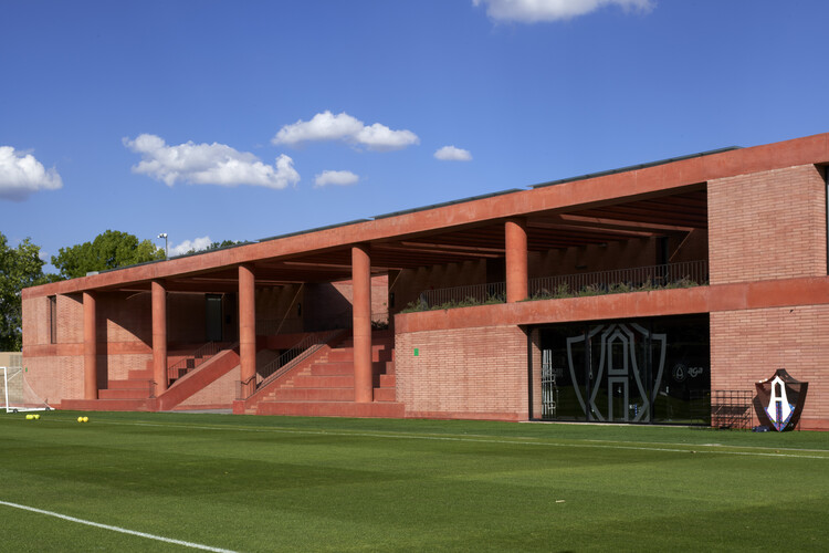 Atlas Academia Sport Facility / Sordo Madaleno Arquitectos -Image 3 of 37