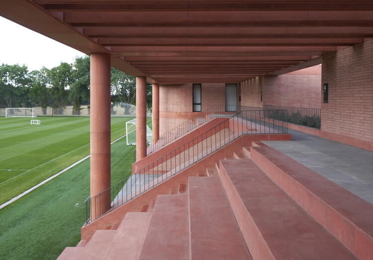 Atlas Academia Sport Facility / Sordo Madaleno Arquitectos -Image 13 of 37